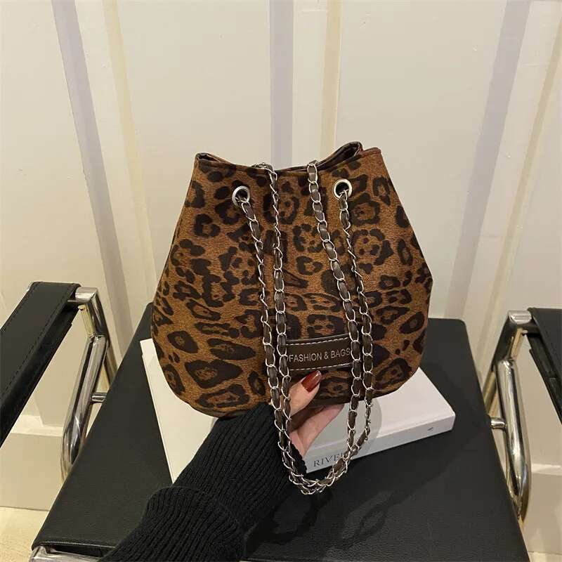 Leopard Print Fashion Chain Shoulder Women's Autumn And Winter New Versatile Ins Messenger Bucket Bag