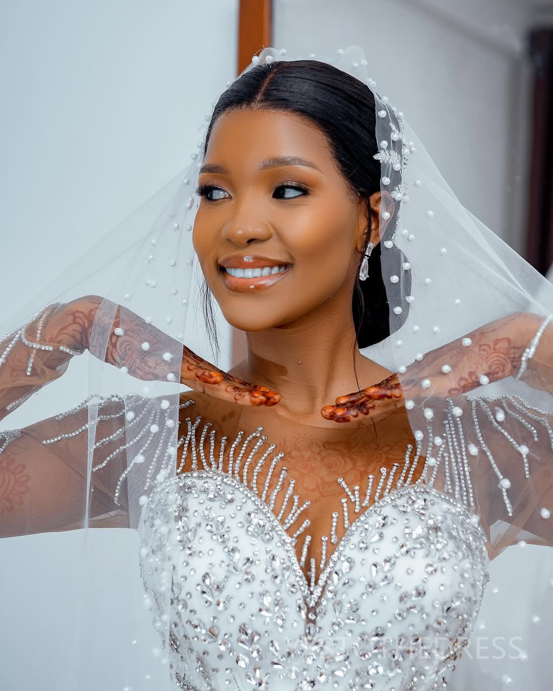 2025 Plus Size Wedding Dress Bridal Gowns For Bride Mermaid Sheer Neck Long Sleeves Illusion Beaded Lace Wedding Gowns For Black Women D460