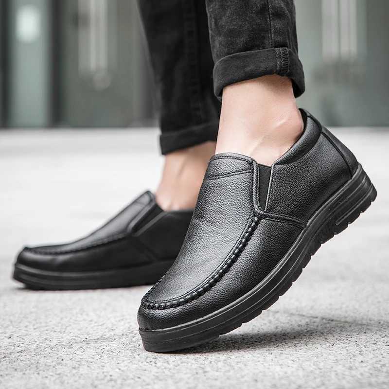 Men Loafers Light Leather Casual Shoes 2025 Autumn Male Outdoor Walking Shoes Comfortable Mens Sneakers Soft Loafers Mens ShoesXJ250113
