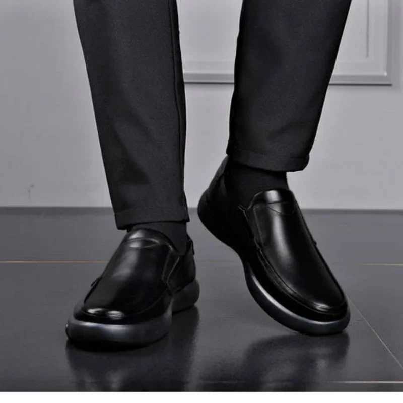 New Mens Leather Shoes Comfortable Casual Shoes Leather Shoes Business Driving Soft Leather Black Driving designer shoes menXJ250113