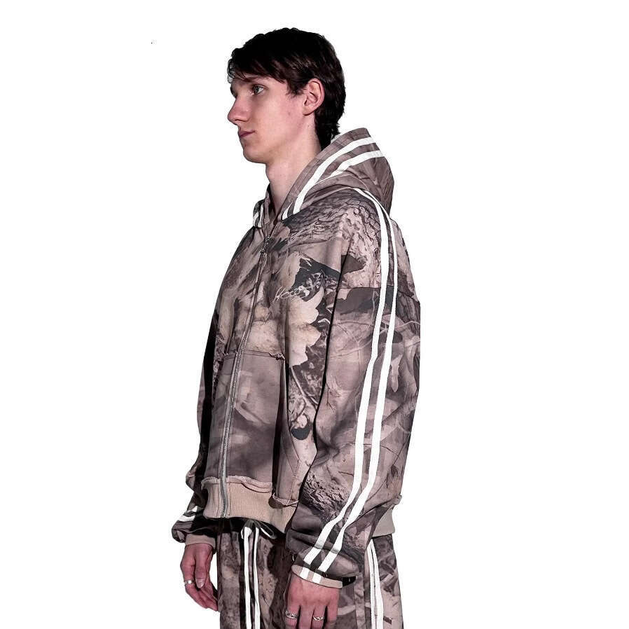 American Vibe style sports leisure high fashion, cool stylish, bright color, side stripes, lazy and casual, explosive street top