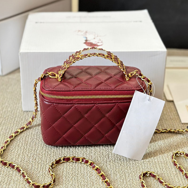 Ladies Designer Makeup Bag Lambskin Leather Hollow Letters Metal Handle Gold Hardware Matelasse Chain Vanity Box Cosmetic Cases Shoulder Handbag 6 Colors 18x12cm
