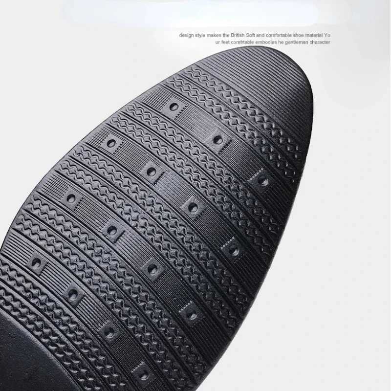 Trending Classic Men Dress Shoes for High Quality Men Oxfords Patent Leather Shoes Lace Up Formal Leather Wedding Party ShoesXJ250113