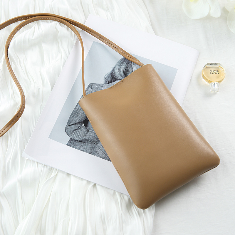 Vertical mobile phone bag, women's crossbody small bag, fashionable and simple soft surface single shoulder bucket bag