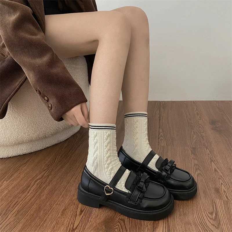 2024 New Lace Bowknot Lolita Shoes Women Casual Soft Leather Flats Loafers Outdoor Female Heart Buckle Platform Mary Jane ShoesXJ250113