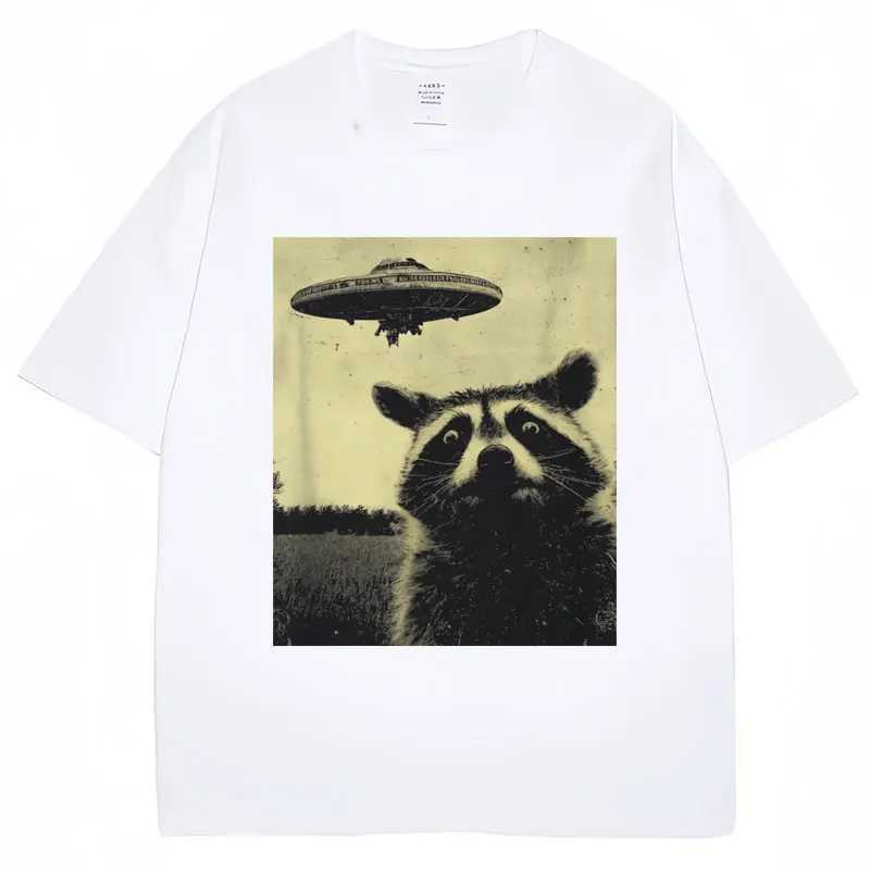 Raccoon Selfie UFO Funny Print T Shirt Men Women Novelty T Shirts 100% Cotton Oversized Casual Summer O-Neck T-shirts Streetwear X250113