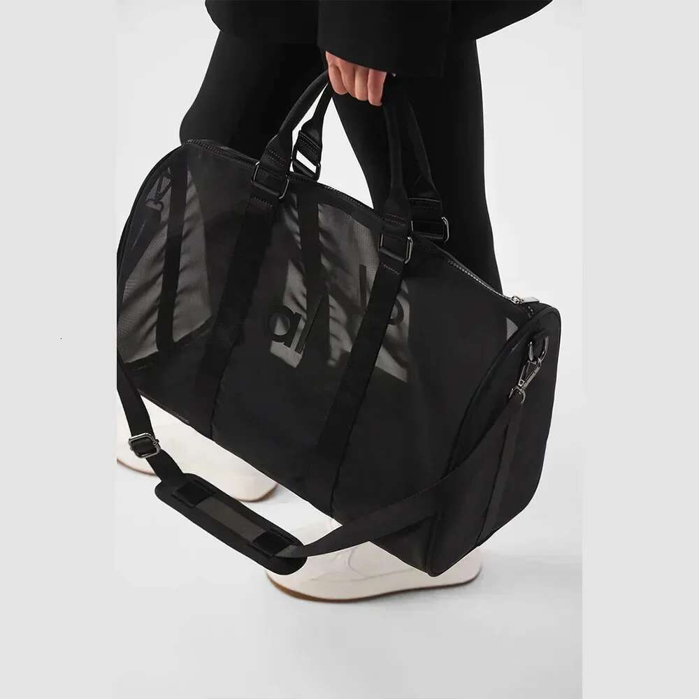 High Quality Large Capacity Mesh Lage Sports And Women's Outdoor Fiess Portable Bag Travel Diagonal Bags