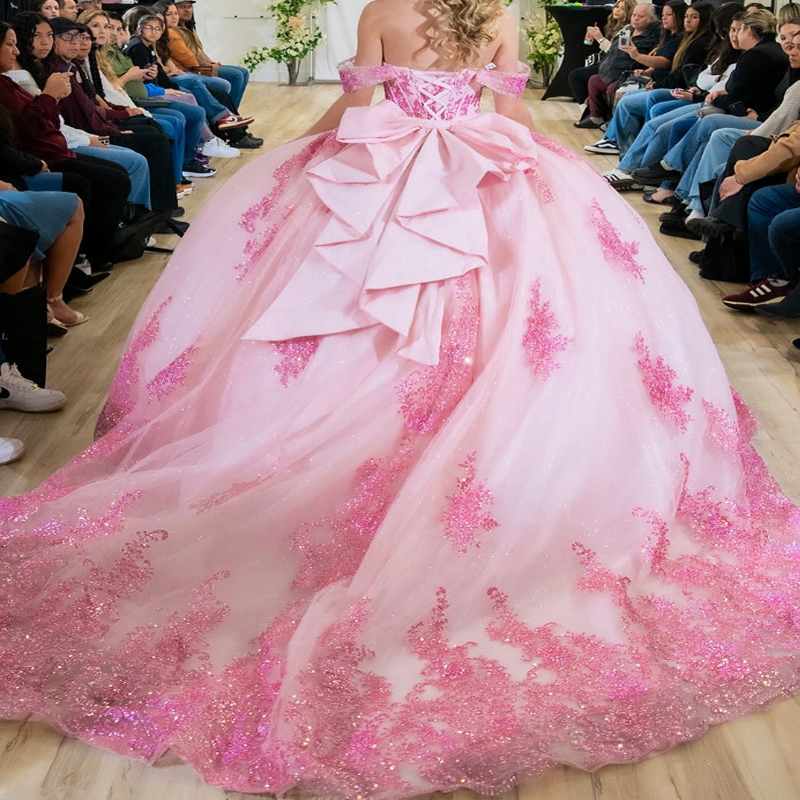 Pink Shiny Quinceanera Dresses Ball Gown Off Shoulder Sequin Appliques Lace Bow Beading Tull Sweet 16 Dress Vestidos 15 De Anos