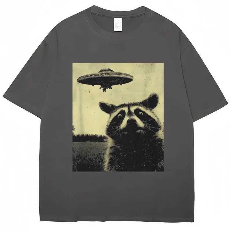 Raccoon Selfie UFO Funny Print T Shirt Men Women Novelty T Shirts 100% Cotton Oversized Casual Summer O-Neck T-shirts Streetwear X250113