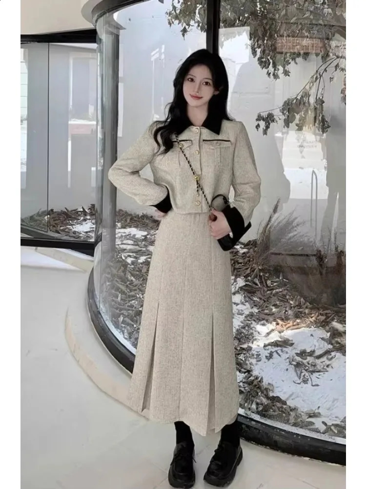 Womens French Style Thickened Cotton Woolen Suit Skirt Set Retro Contrasting Collar Woolen Jacket Pleated Skirt Two-piece Set 250113