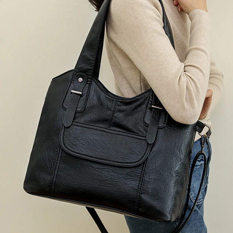 Winter Womens Large Capacity Handheld Shoulder Bag Trendy Soft Leather Texture Middle aged Womens Mom Bag Crossbody Bag 250106