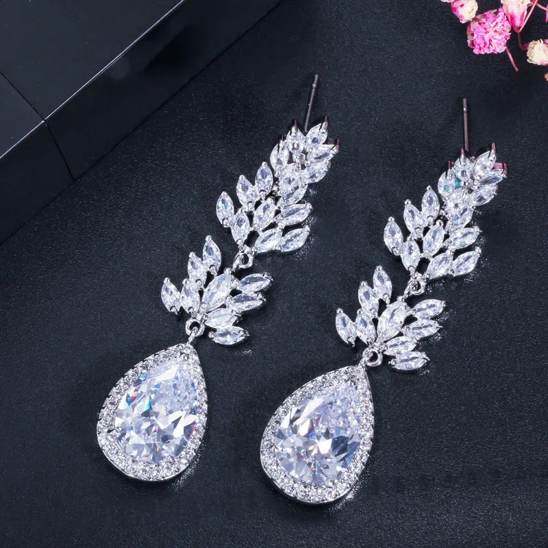 CWWZircon high-quality silver long black crystal pendant earrings fashionable cubic zirconia womens jewelry CZ382 250110