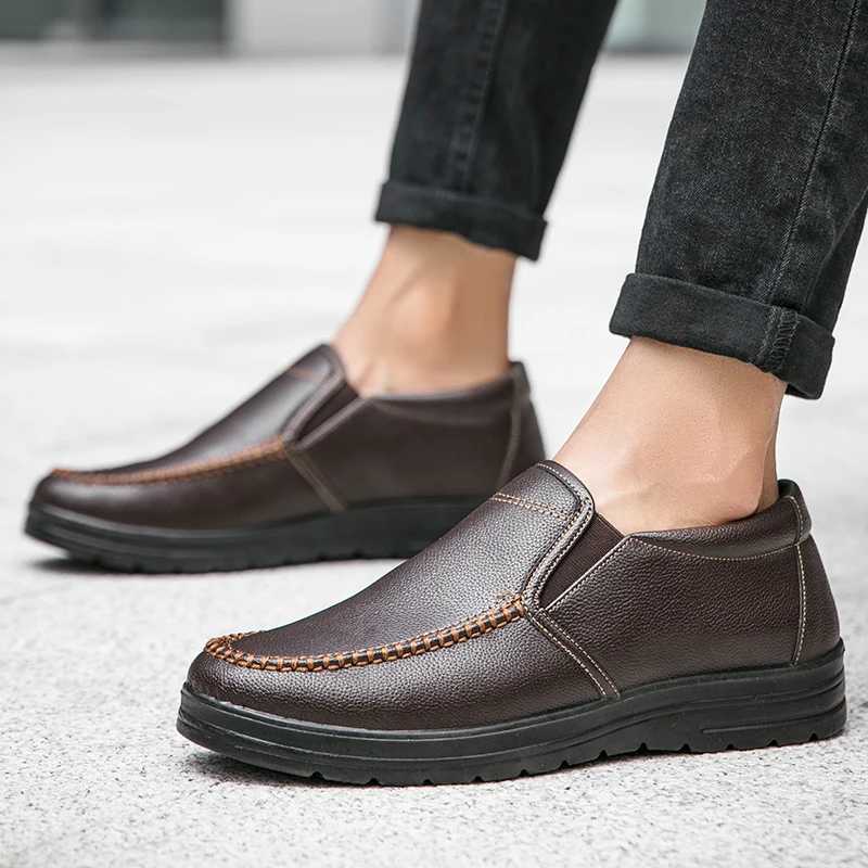 Men Loafers Light Leather Casual Shoes 2025 Autumn Male Outdoor Walking Shoes Comfortable Mens Sneakers Soft Loafers Mens ShoesXJ250113