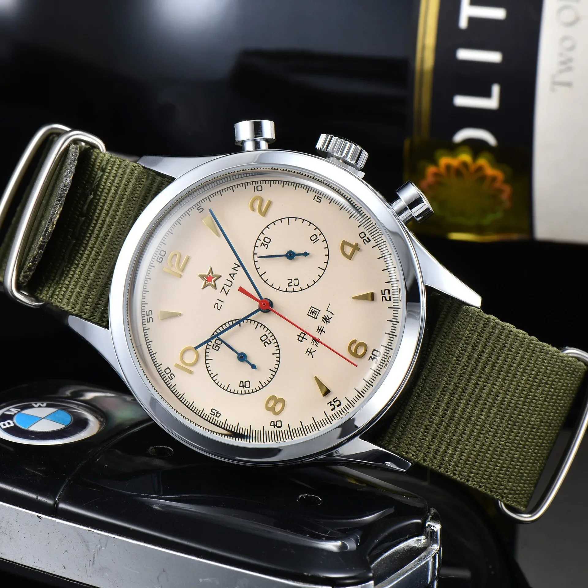 Mens Watch 1963 Pilot Watch 42mm Retro Quartz Chronograph M250113