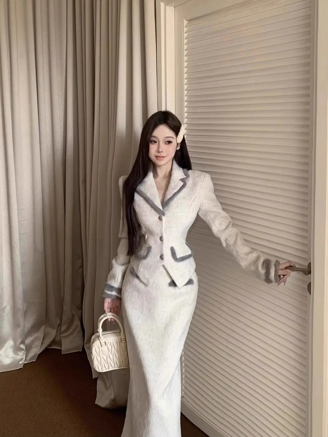 Womans Autumn and Winter Small Fragrant Woolen Suit Jacket Skirt Retro Contrast Waist Coat Overskirt Two-piece 250113