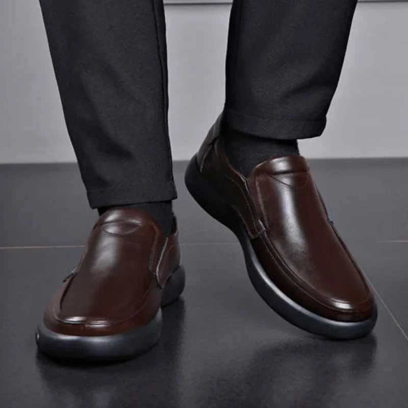 New Mens Leather Shoes Comfortable Casual Shoes Leather Shoes Business Driving Soft Leather Black Driving designer shoes menXJ250113