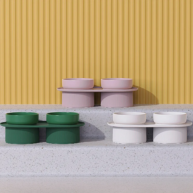 Built in miniature allowing owners monitor their cats' feeding status in real-time even when they are away