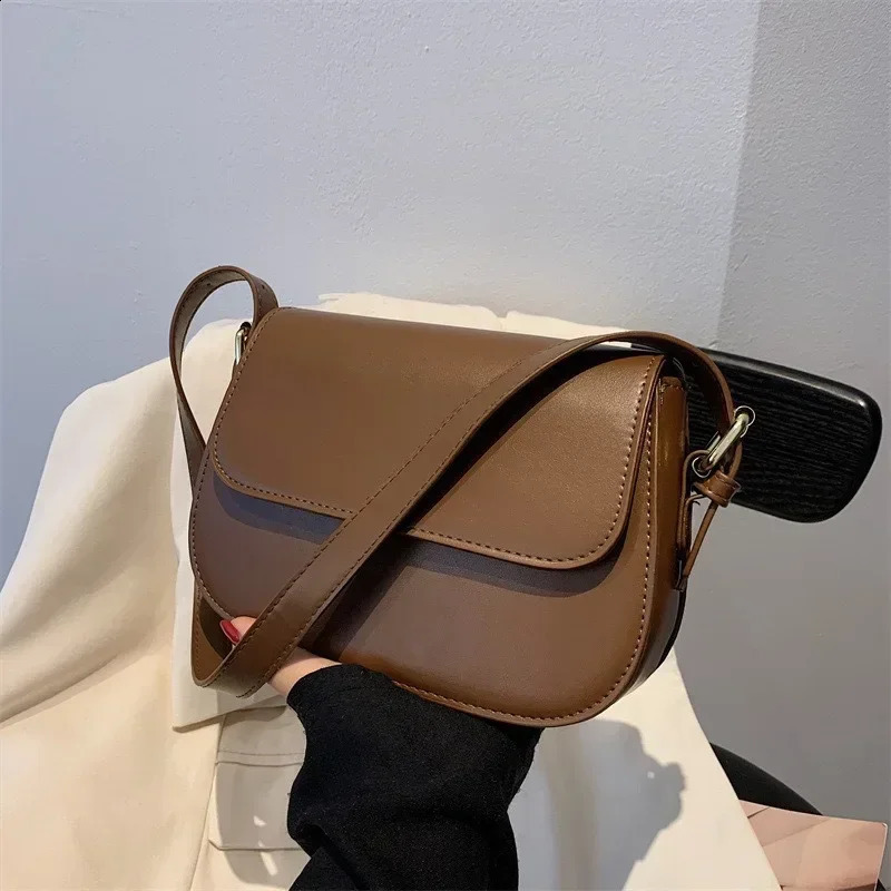 Advanced Texture Retro Small Saddle Bag Women 2024 All-Match Messenger Bag Fashion Underarm Bags Square Sling Bag 250106