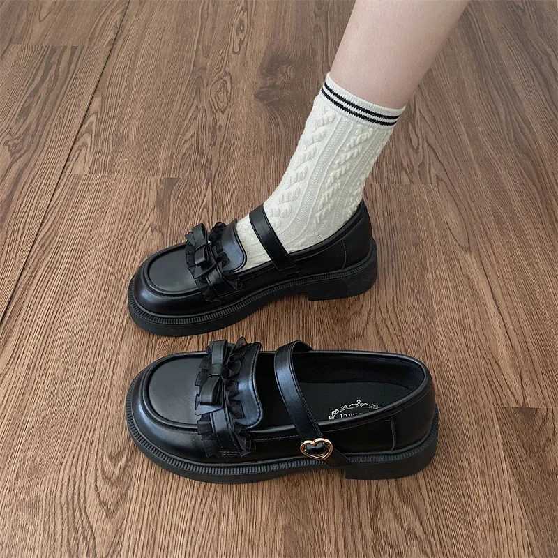 2024 New Lace Bowknot Lolita Shoes Women Casual Soft Leather Flats Loafers Outdoor Female Heart Buckle Platform Mary Jane ShoesXJ250113