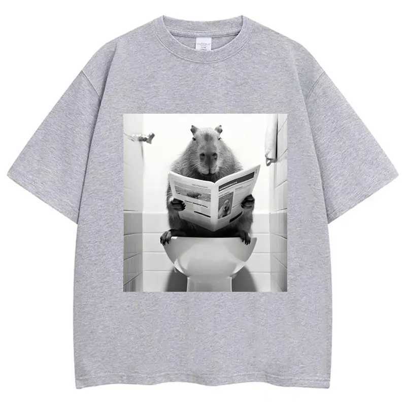 Funny Capybara Bathroom Graphic T-Shirt Men Women Fashion Spring Summer T Shirts Oversized Casual Cotton Short Sleeve Streetwear X250113
