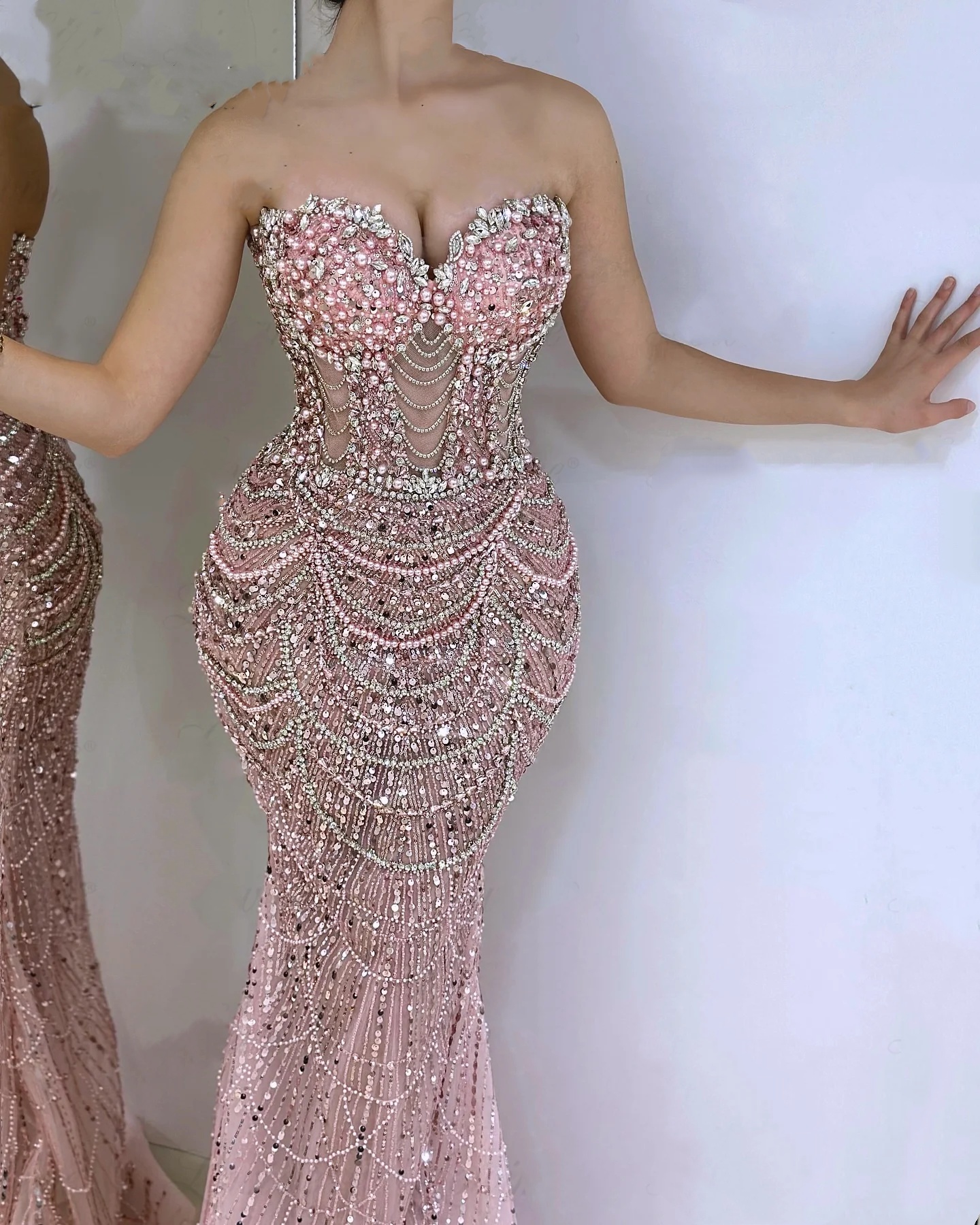 Evening Dresses For Women Sweetheart Neck Sleeveless Gown Crystal Sequins Pearls Sweep Train Customized Dress Party