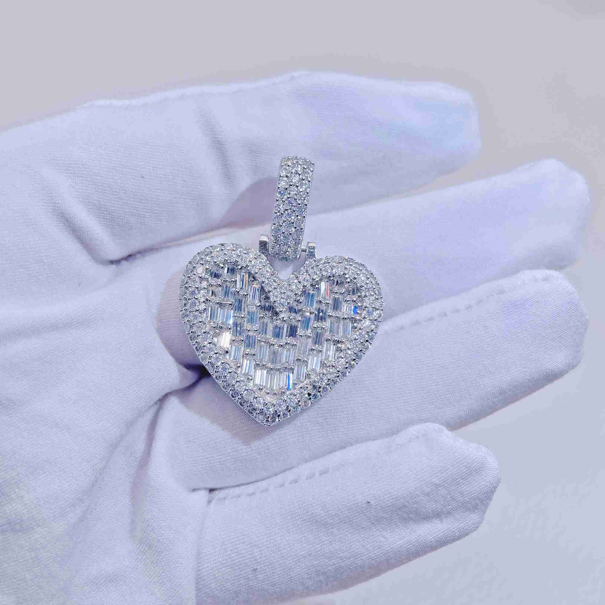 Fashion Jewelry VVS moissanite 925 sterling silver hip hop Iced Out heart Moissanite Pendant for women