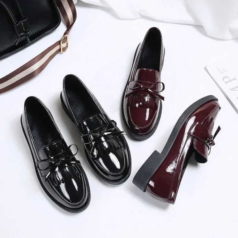 Womens Shoes Patent Leather Women Loafers British Tassel Casual Female Flat Shoes Bowknot Small Leather Shoe Comfortable ZapatosXJ250113