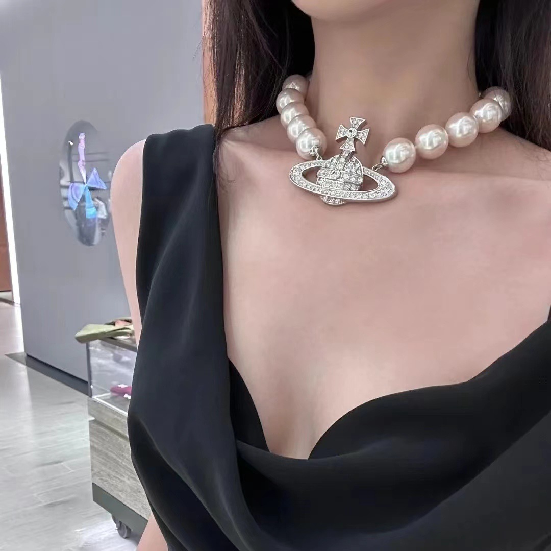 Designer Vivianes Wests Woods High Version Queen Dowagers Giant Pearl Full Diamond Saturn Necklace Xiaohongshu Personalized Sweet Cool Style Necklace