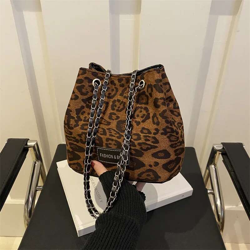 Leopard Print Fashion Chain Shoulder Women's Autumn And Winter New Versatile Ins Messenger Bucket Bag