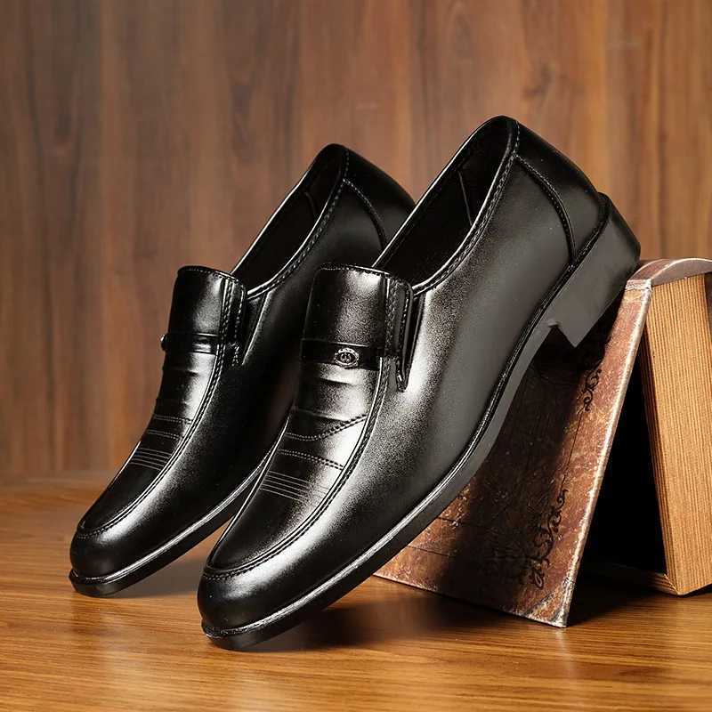 Mens Leather Shoes Business Casual Patent Leather Shoe Breathable Soft Bottom Middle-Aged and Elderly Dad Dress Shoes for MenXJ250113