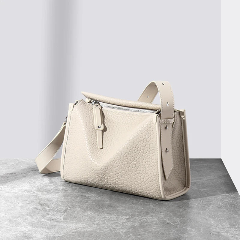 High-quality Womens Genuine Leather Handbag Fashionable Single Shoulder Pillow Bag 2025 Ladies Small Crossbody Bag 250106