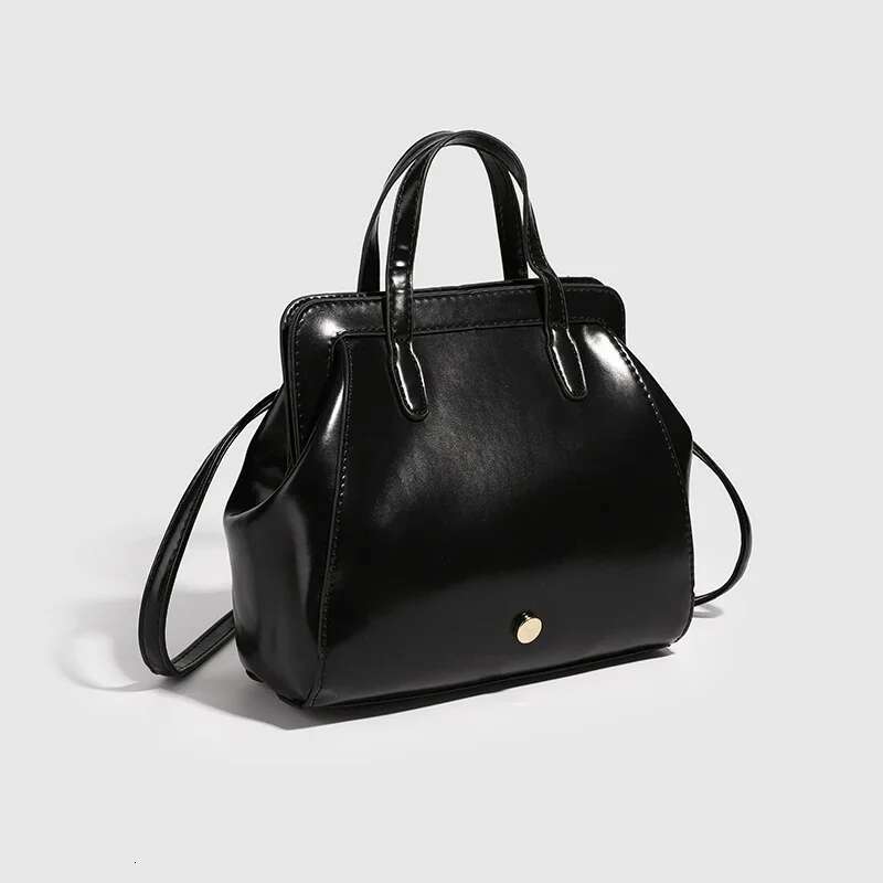 South Korea Autumn And Winter New Ins Women's Bag Clip Niche Retro Black Backpack Trendy Beach Handbag