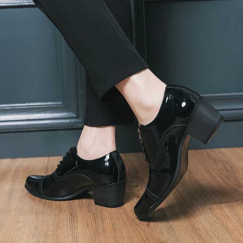 2023 Hot Sale Leather Fi Cuban Shoes Mens Wedding Banquet Lace-Up British Brock Carved High Heels Mens Casual ShoesXJ250113