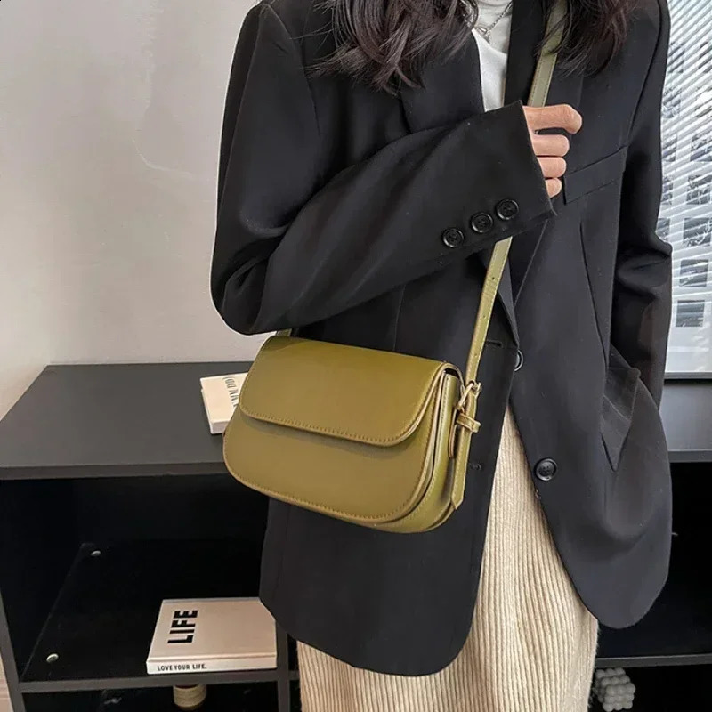 Advanced Texture Retro Small Saddle Bag Women 2024 All-Match Messenger Bag Fashion Underarm Bags Square Sling Bag 250106