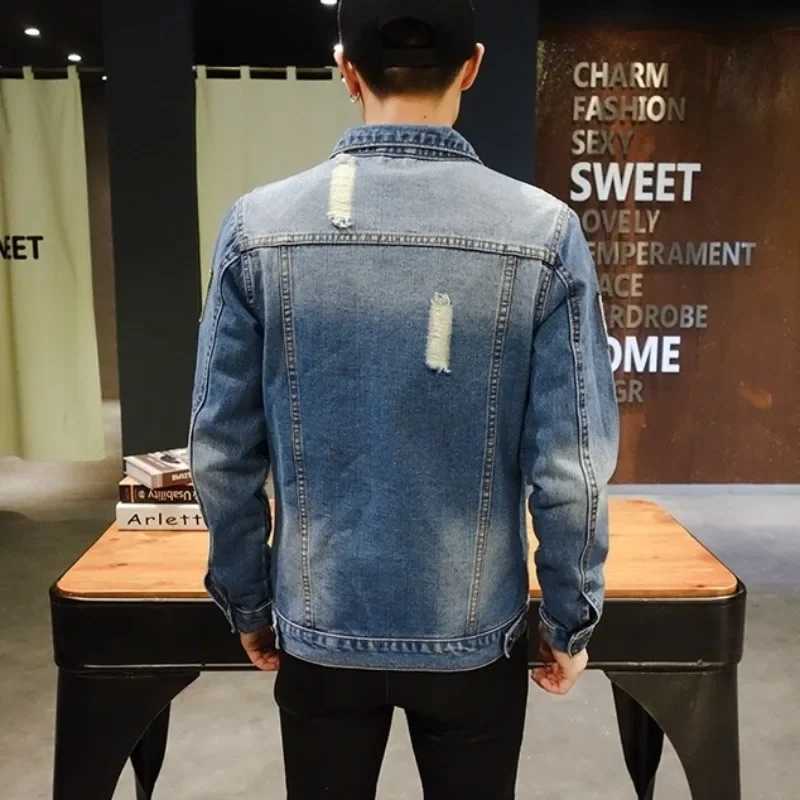 Trendy With Hole Mens Denim Jacket Ripped Male Jean Coats Plus Size Original Designer Elatic Rock Lxury Fast Delvery Loose Worn X250113