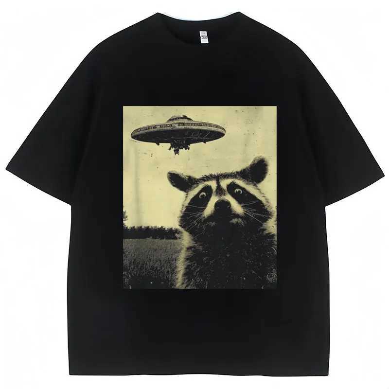Raccoon Selfie UFO Funny Print T Shirt Men Women Novelty T Shirts 100% Cotton Oversized Casual Summer O-Neck T-shirts Streetwear X250113