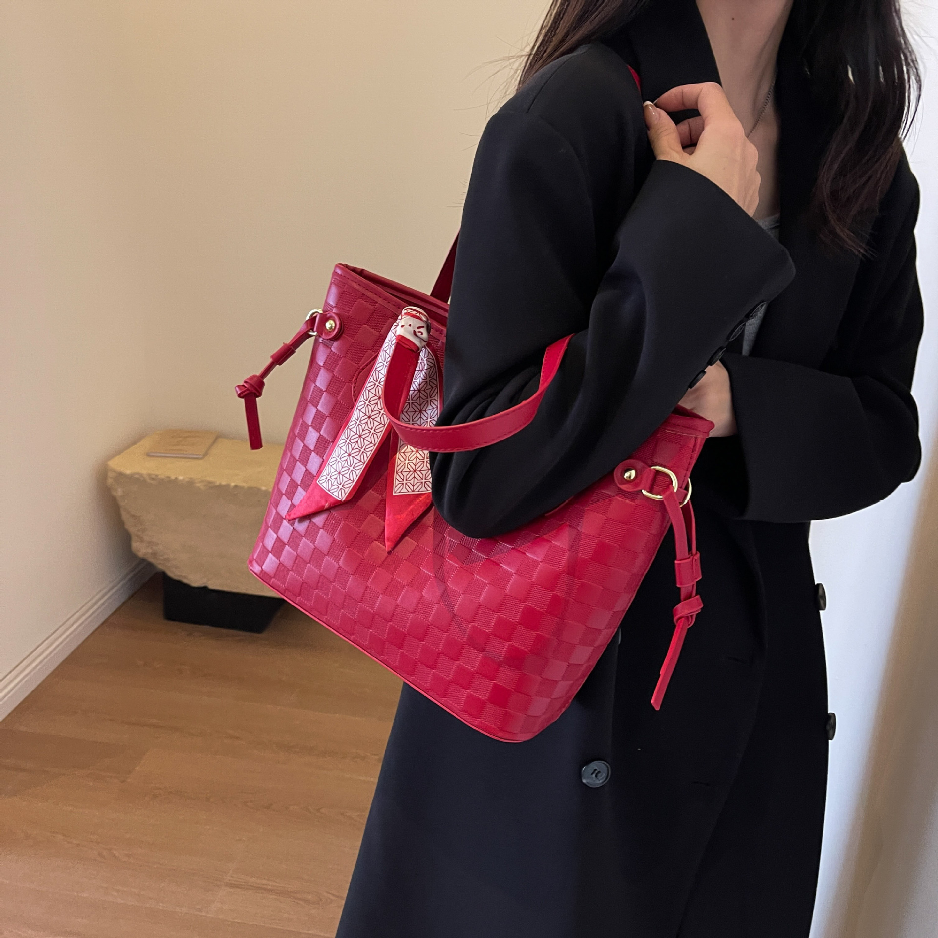 New Designer Bag Official Party Bag Wedding Large Capacity Women's Fashionable Commuting Handbag Multifunctional Bag Handbag Wallet