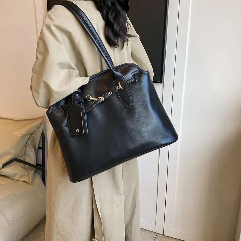 LEFTSIDE Design Large PU Leather Tote For Women 2024 Winter New Y2k Retro Fashion Underarm Shoulder Bag Handbags