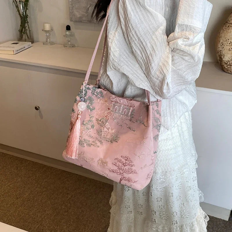 Chinese Style Retro Bag 2025 Models Silk Jacquard Fashionable Minimalist Bag Single Shoulder Diagonal Cross Womens Bag 250106