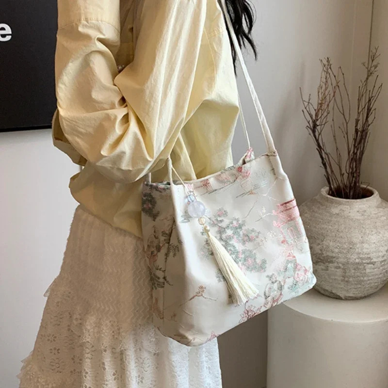 Chinese Style Retro Bag 2025 Models Silk Jacquard Fashionable Minimalist Bag Single Shoulder Diagonal Cross Womens Bag 250106