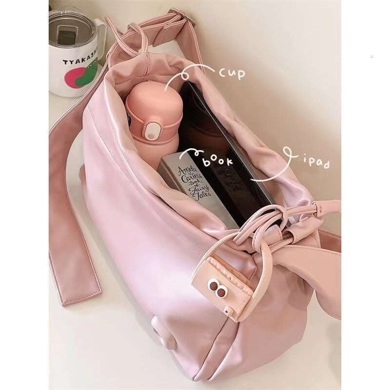 2025S Designer S New Model New High End Single Shoulder Crossbody For Women With Large Capacity Underarm Students Classroom Leisure Commuting Tote Bag