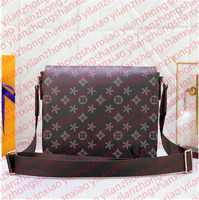 Mens trio outdoor Luxury Designer Bag tote bag chest pack M30830 M69443 Top quality Shoulder Messenger purse crossbody clutch bag handbag Womens Genuine Leather Bag