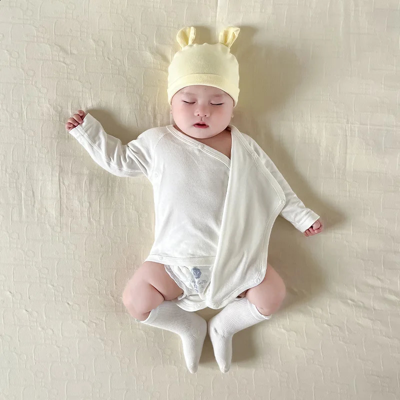 Spring and autumn born baby cotton jumpsuit long sleeved baby boy triangle crawler clothing 0-1 year old girl solid tight fitting clothing 250110