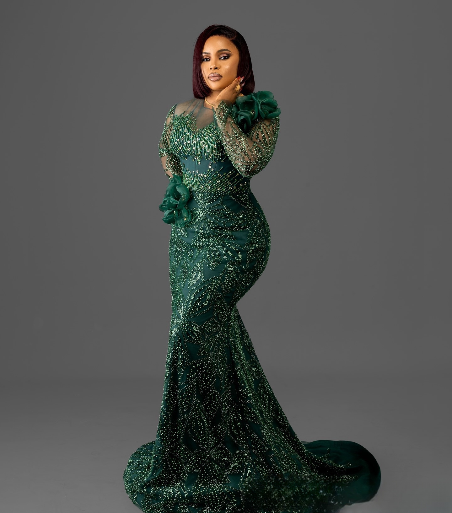 2025 Classic Green Prom Dress Mermaid Promdress Evening Gowns Illusion Long Sleeves Sheer Neck Beaded Lace Pearls Hand Made Wers Second Reception Gown