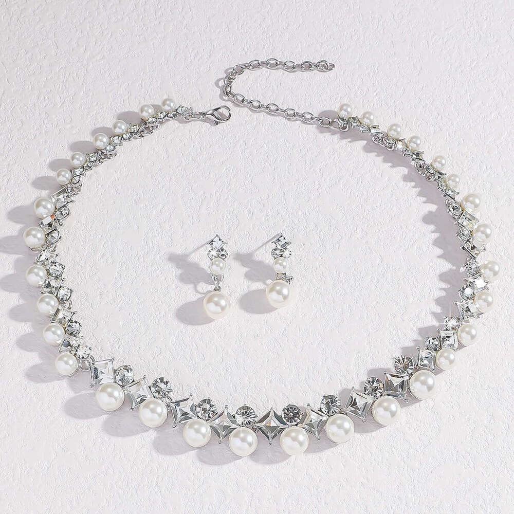 Fashionable and versatile wedding jewelry, pearl necklace earrings, four piece set, elegant ladies' collarbone chain tassel earrings