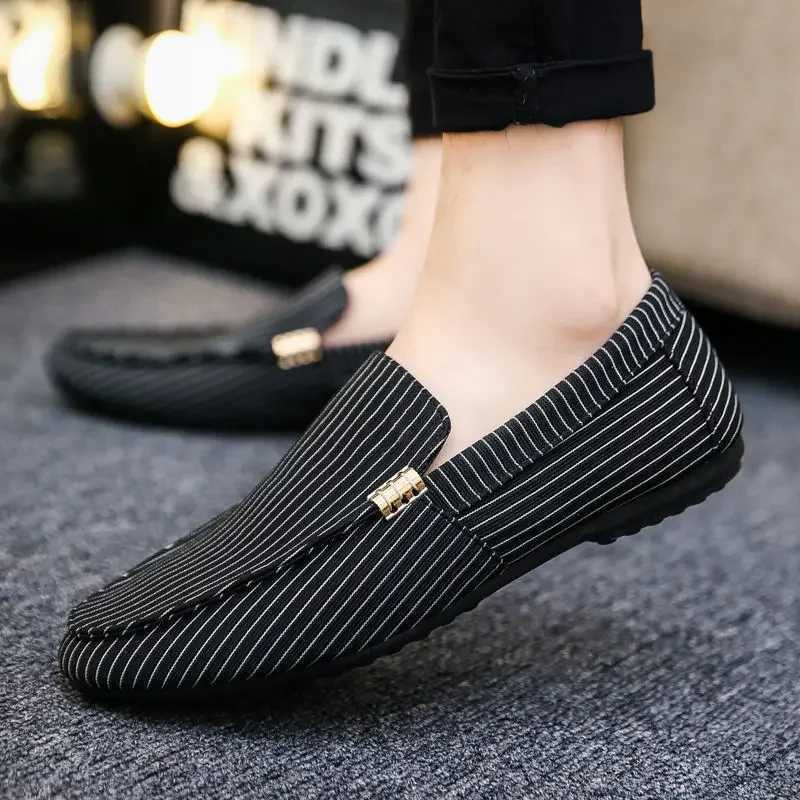 Spring and Summer Mens Loafers Large Size Light and Comfortable Flat Shoes Mens Breathable N-slip Soft Casual Canvas ShoesXJ250113