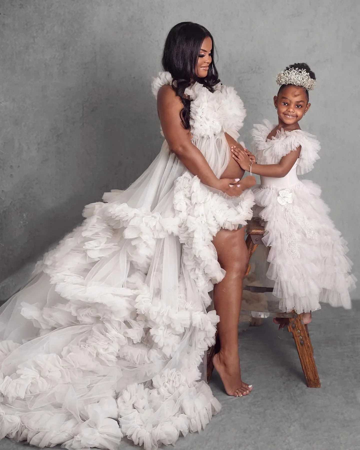 Exaggerated Tiered Ruffles Tutu Pleated Materni Robes Lush Mesh Front Slit Tulle Mommy Girls Par Gowns for Photography W250113