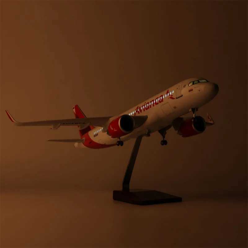 1 150 Scale Airplane Diecast Resin Aircraft Avianca Boeing B787/A320 Neo Airline Plane Model Collection Display Gifts Fans Toys X250114