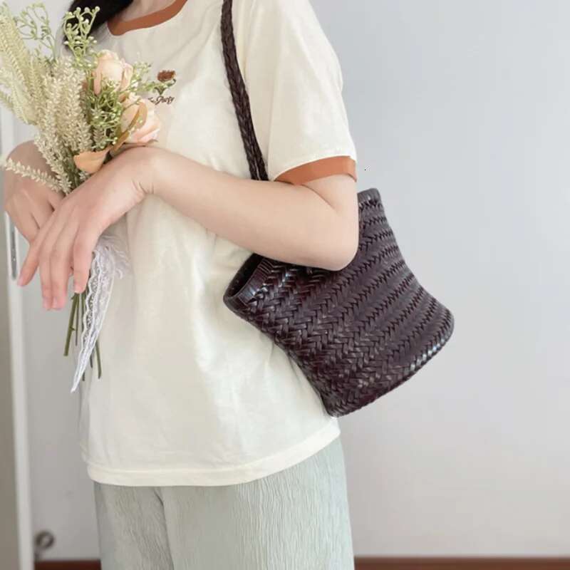 Cowhide Hand-Woven Retro Leather Woven Bucket Single Shoulder Vegetable Basket Bag Female