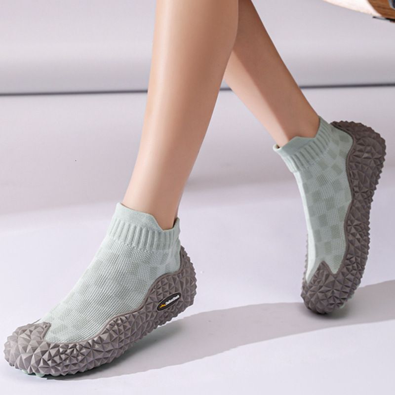 Goren Shark Diving Barefoot Durian Adult Durable Men's Creek Tracing Sports Beach Shoes Large Sandals Breathable